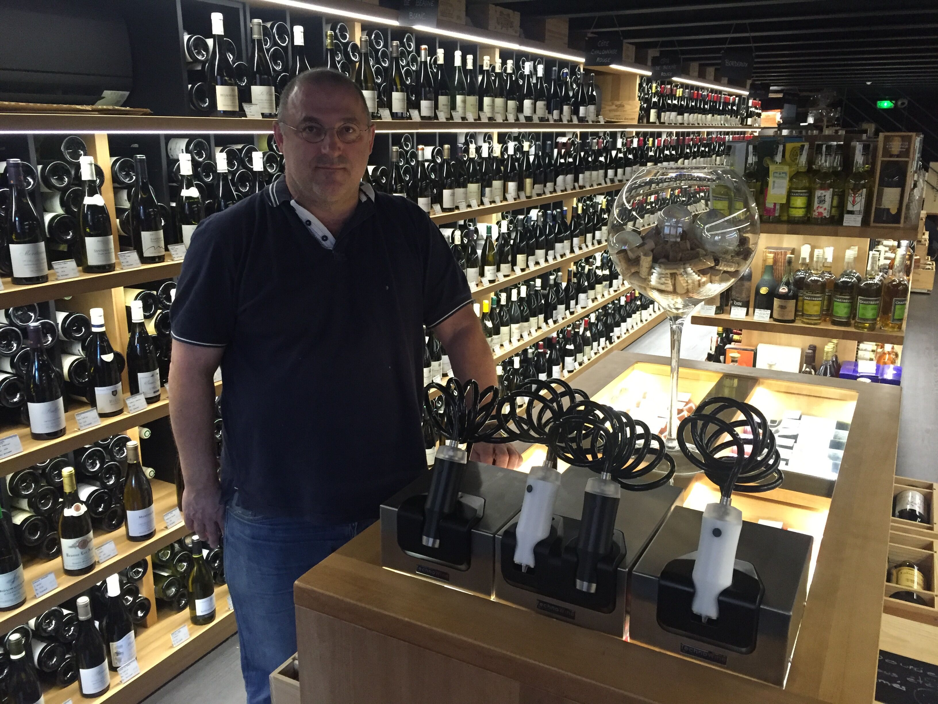 Distributeur de vin au verre et conservation TechnoWine - OLADIS